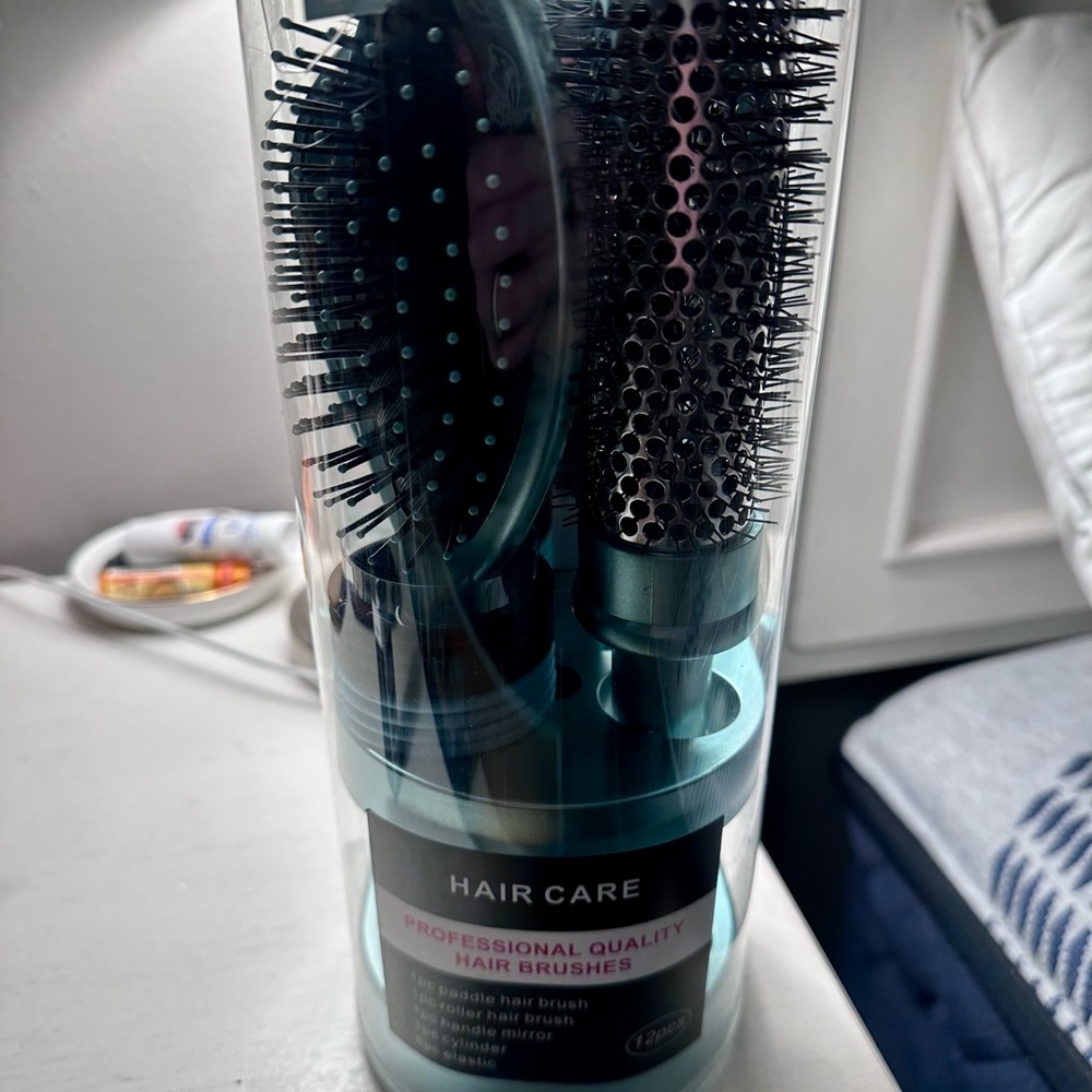Hair brush set NEVER USED
